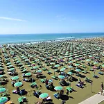 Enjoy The Sun From Our Lovely Terrace Daire Bibione